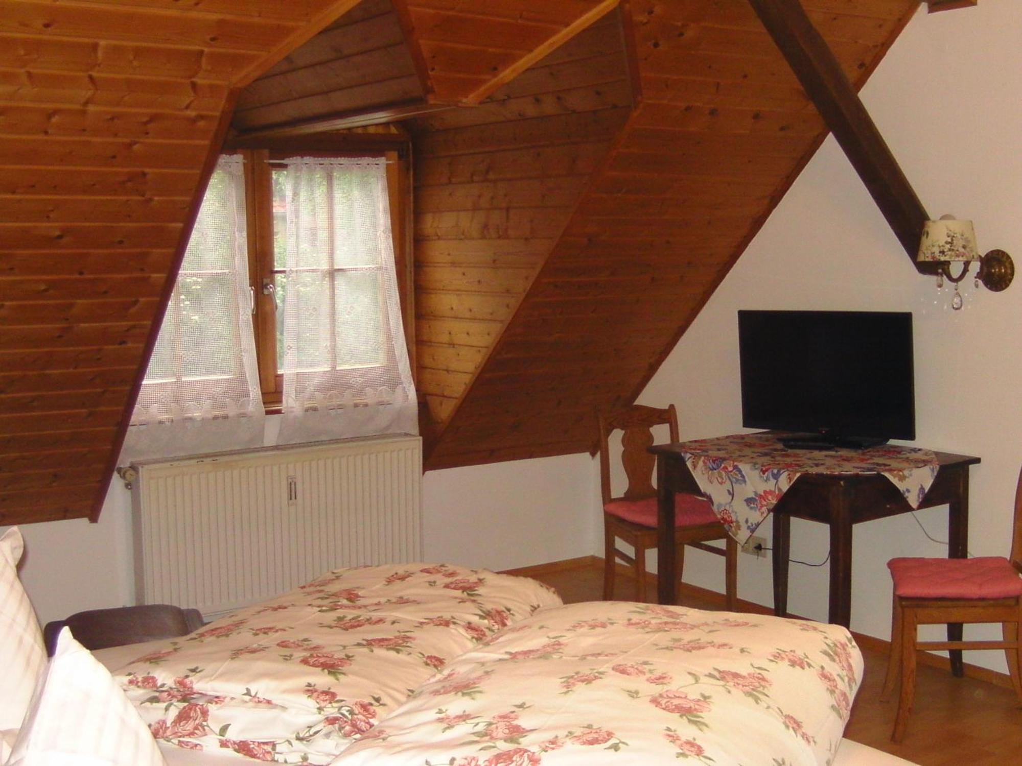 Alte Schreinerei-Auberge Harlekin Randegg Rom bilde