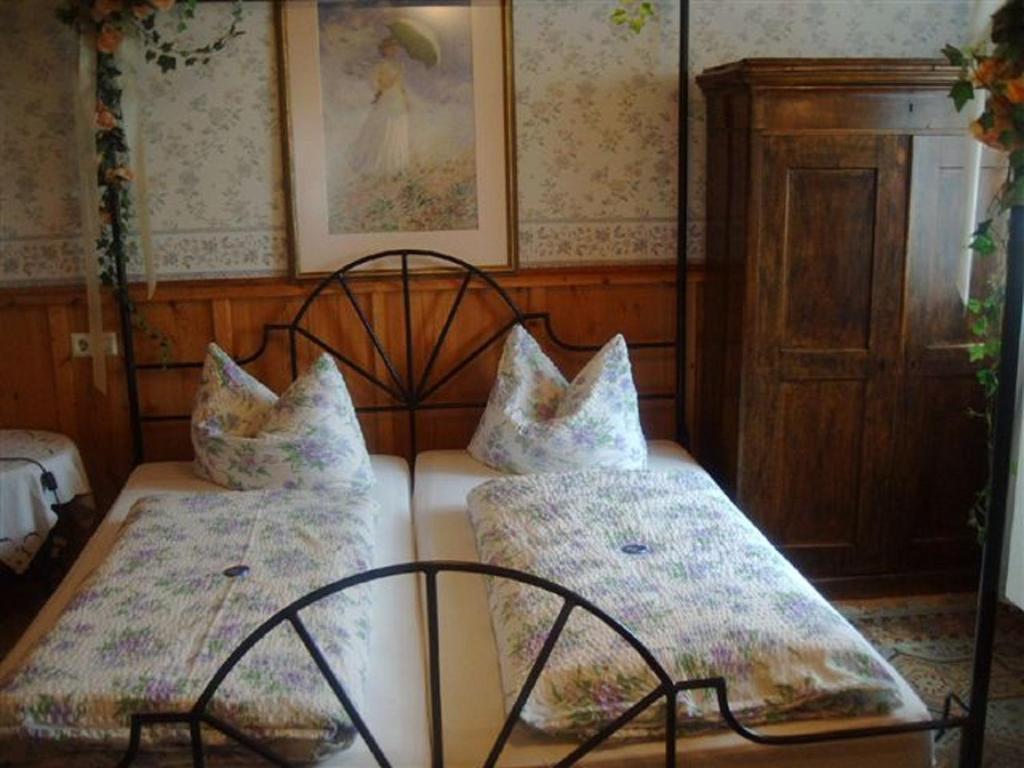 Alte Schreinerei-Auberge Harlekin Randegg Rom bilde